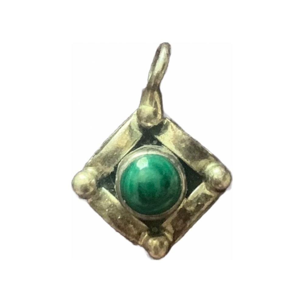 Malachite pendant. SS  very small. Thumb nail size.